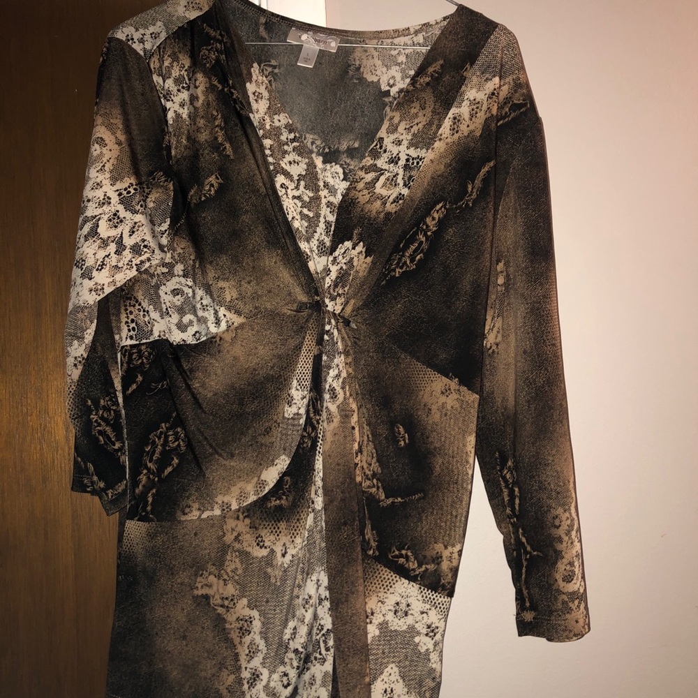 Mid sleeve large brown and white blouse size Large